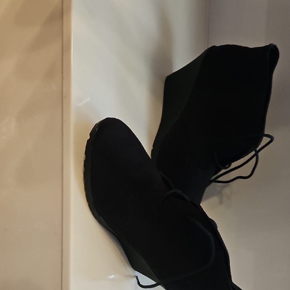 Women's Black Ankle Boots By White Mountain Size 10